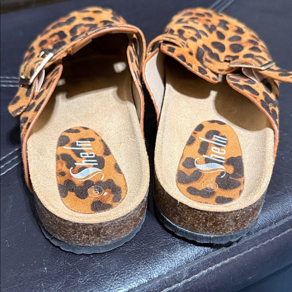 Leopard Print Clogs with Buckle - Picture 4 of 7